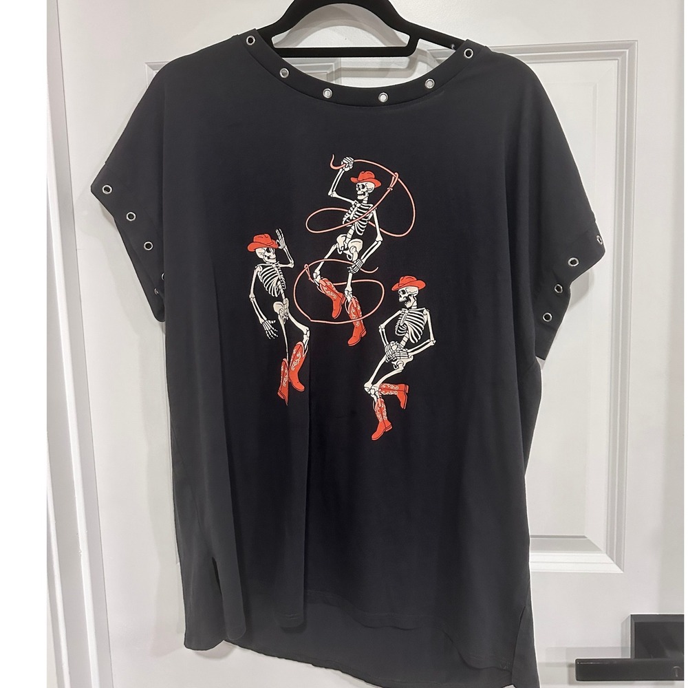 torrid Black Graphic Skeleton Cowgirl Short Sleeve Tee - Picture 2 of 4